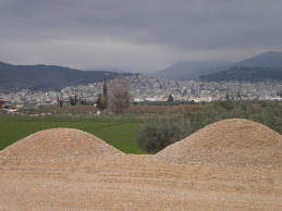 Η Λαμία στο βάθος