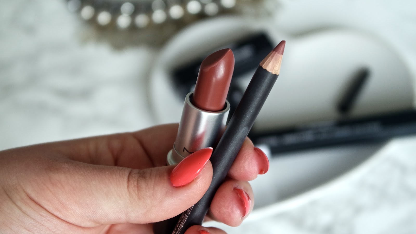 Beauty || MAC Whirl Lipstick & Lip Liner Review