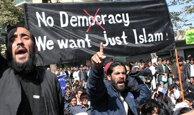 ¿Europa de rodillas ante el islam?. - Charkleons.com