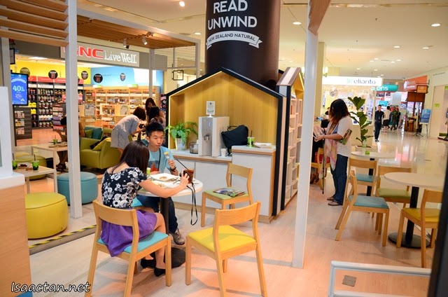 New Cafe Concept where you will be able to unwind and enjoy your favourite pastries and ice cream New Cafe Concept where you will be able to unwind and enjoy your favourite pastries and ice cream