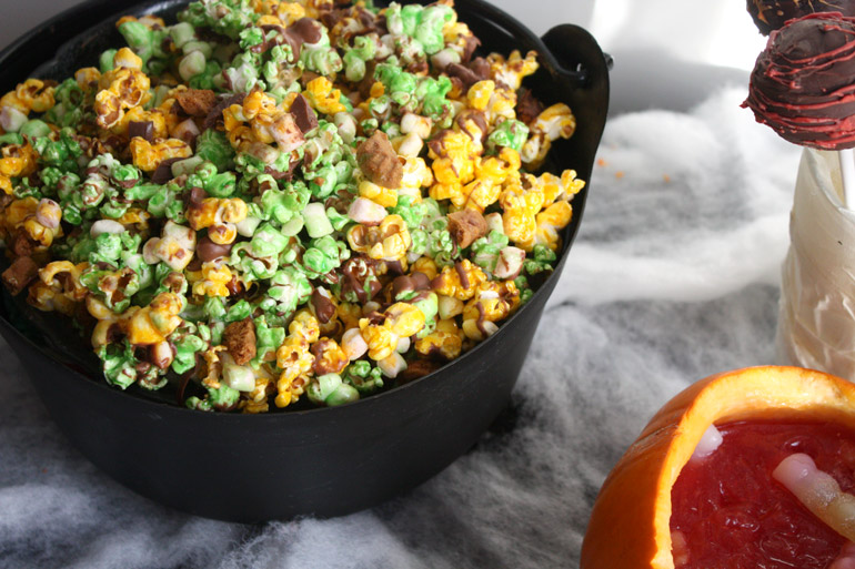 halloween vegan popcorn