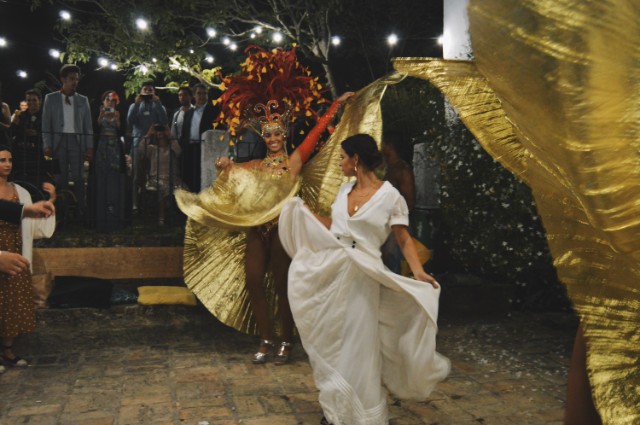 sara lage vestido novia boda tropical vejer de la frontera blog atodoconfetti