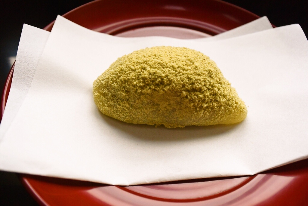 Recipes for Tom Uguisumochi / warbler cake with sweet azuki paste