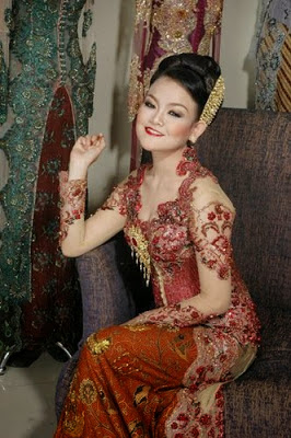 Model Kebaya lamaran Elegan Model Kebaya lamaran Elegan