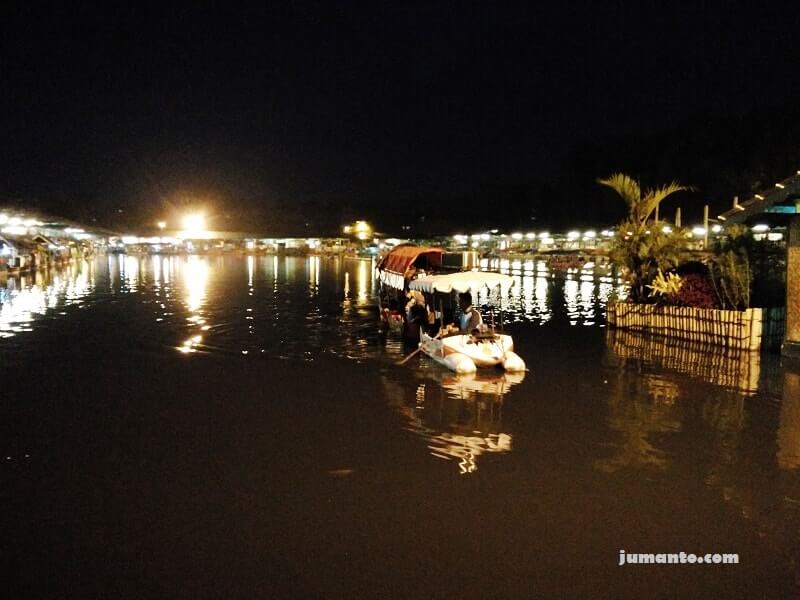 foto floating market lembang malam hari foto floating market lembang malam hari