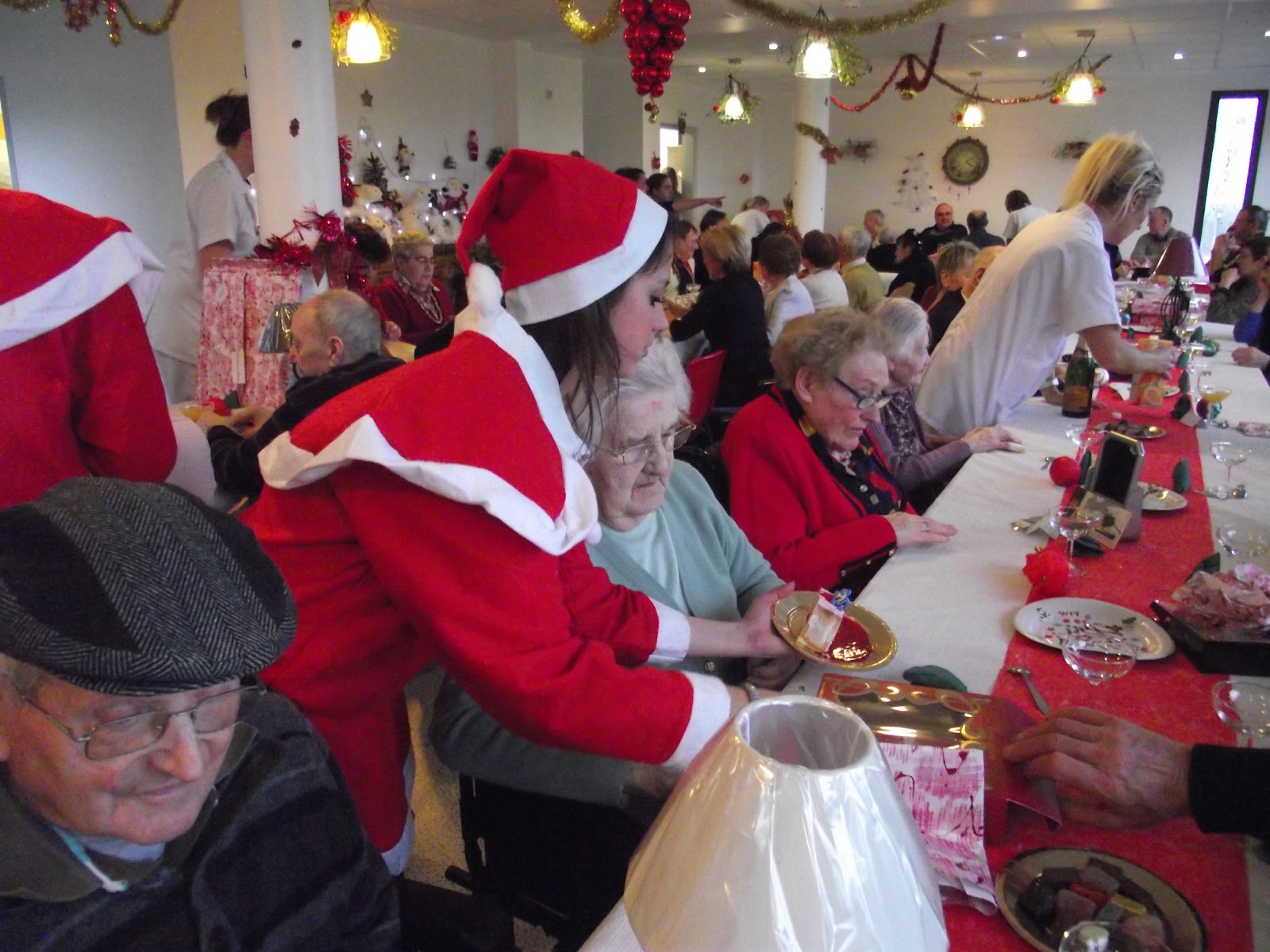 Distribution De à La Maison Pour Noël Le blog officiel de la MFR de Saint Sauveur Lendelin (50): Goûter de