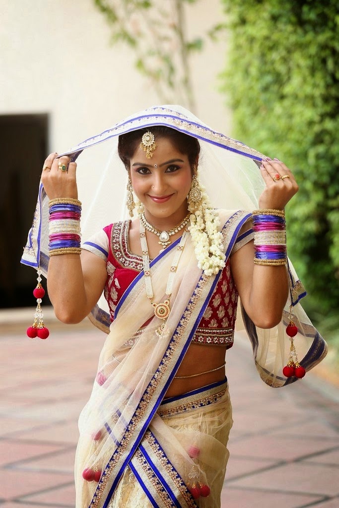 actress-sony-gorgeous-stills-in-half-sar