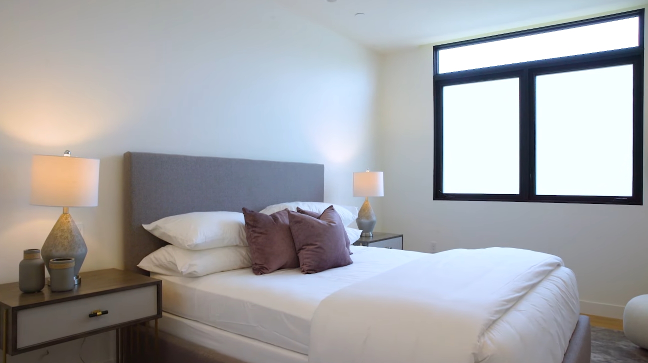 17 Photos vs. 812 Huntley Dr #102, West Hollywood, CA Home Interior Design Tour