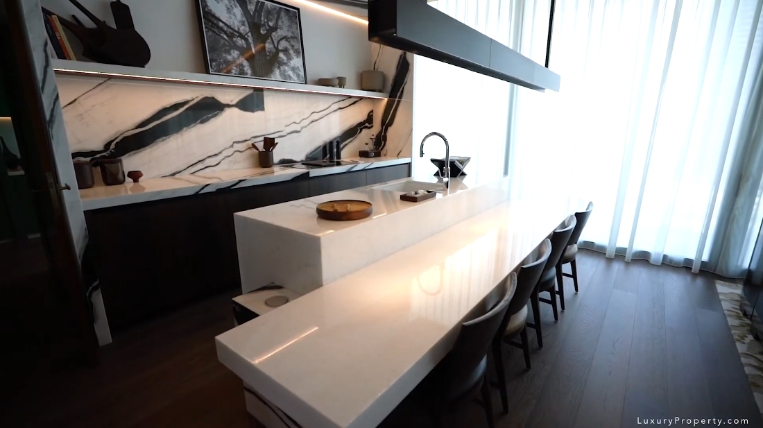 Tour Dorchester Hotel Dubai Penthouse vs. 33 Interior Design Photos