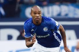 Oficial: El Schalke 04 renueva hasta 2019 a Naldo