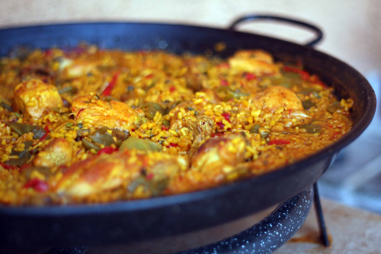 igloo cooking PAELLA DE POLLO Y CONEJO CON GARROFÓN