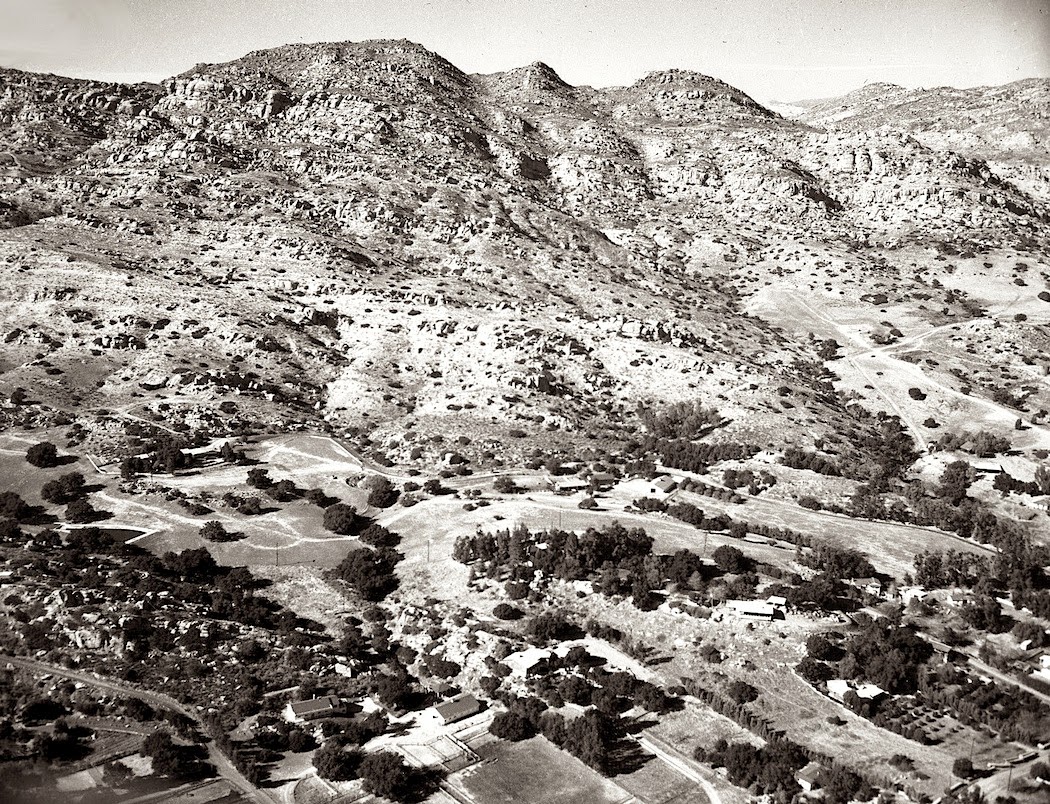 A drifting cowboy: Double R Bar Ranch -- Roy Rogers’ Chatsworth Home