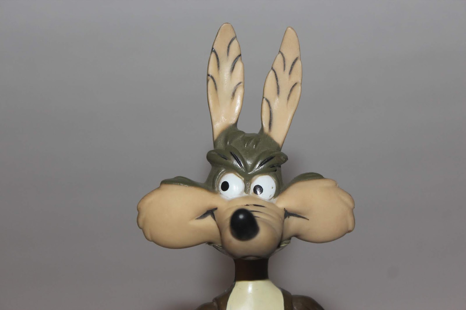 wile e coyote toy