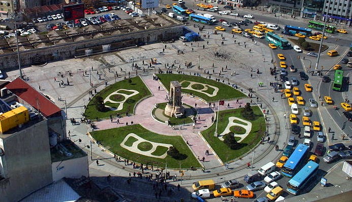 Nasıl bir Kent Sorusuna Bir Ayna: KENT MEYDANLARI