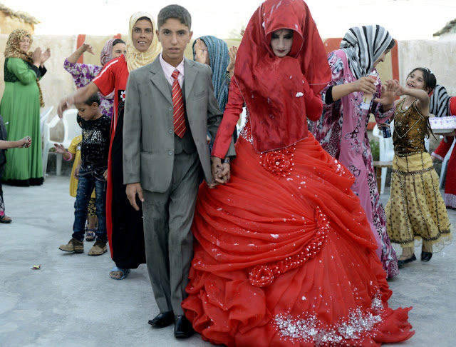 iraque Diversidade: Confira como são os vestidos de noivas ao redor do mundo.