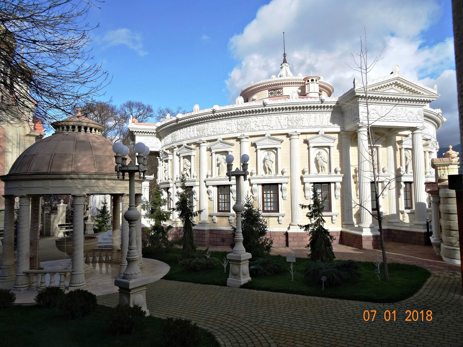 кабардинка театр старого парка