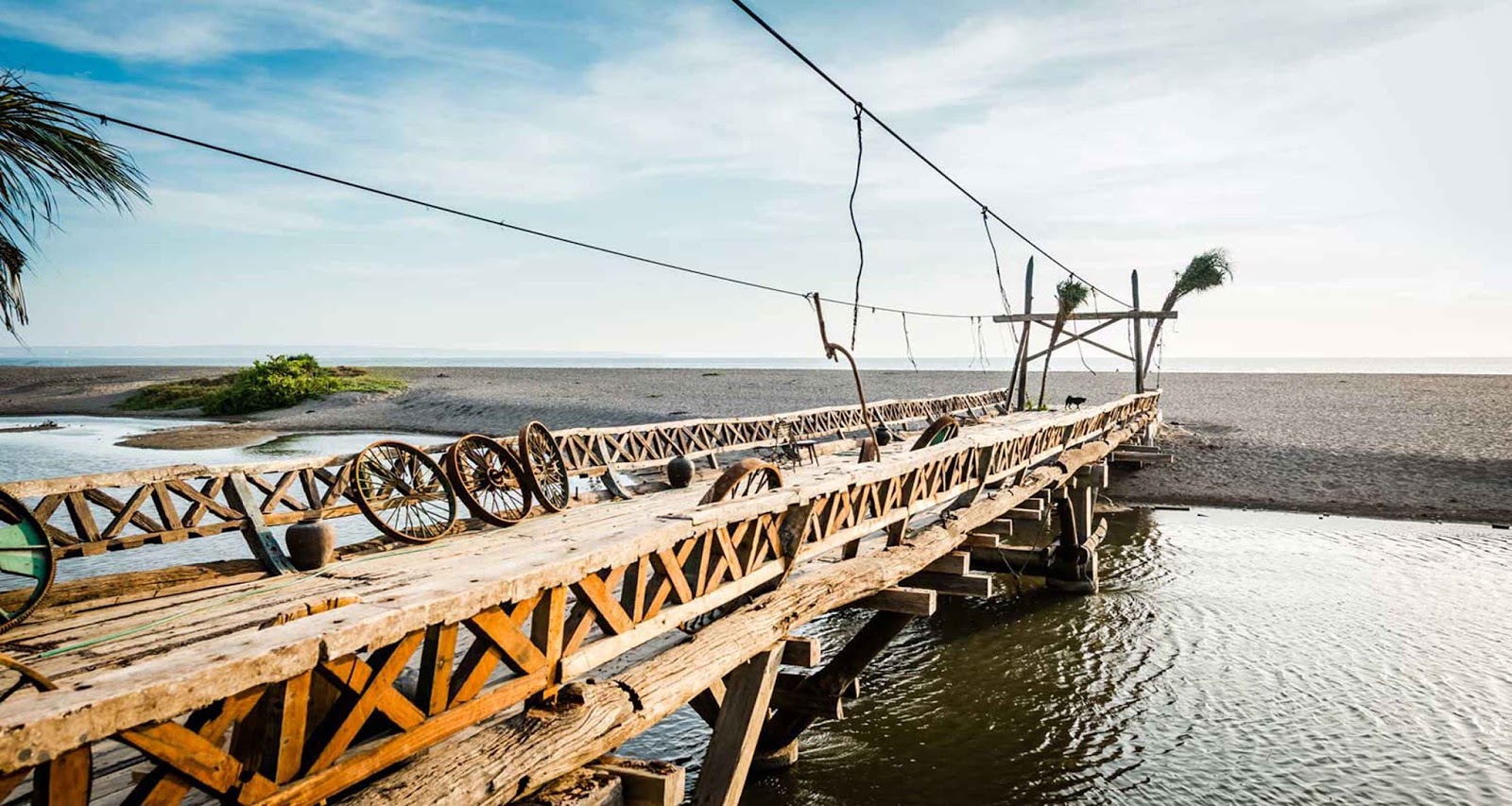 Keindahan Objek Wisata Pantai Kayu Putih di Bali Sakerapedia