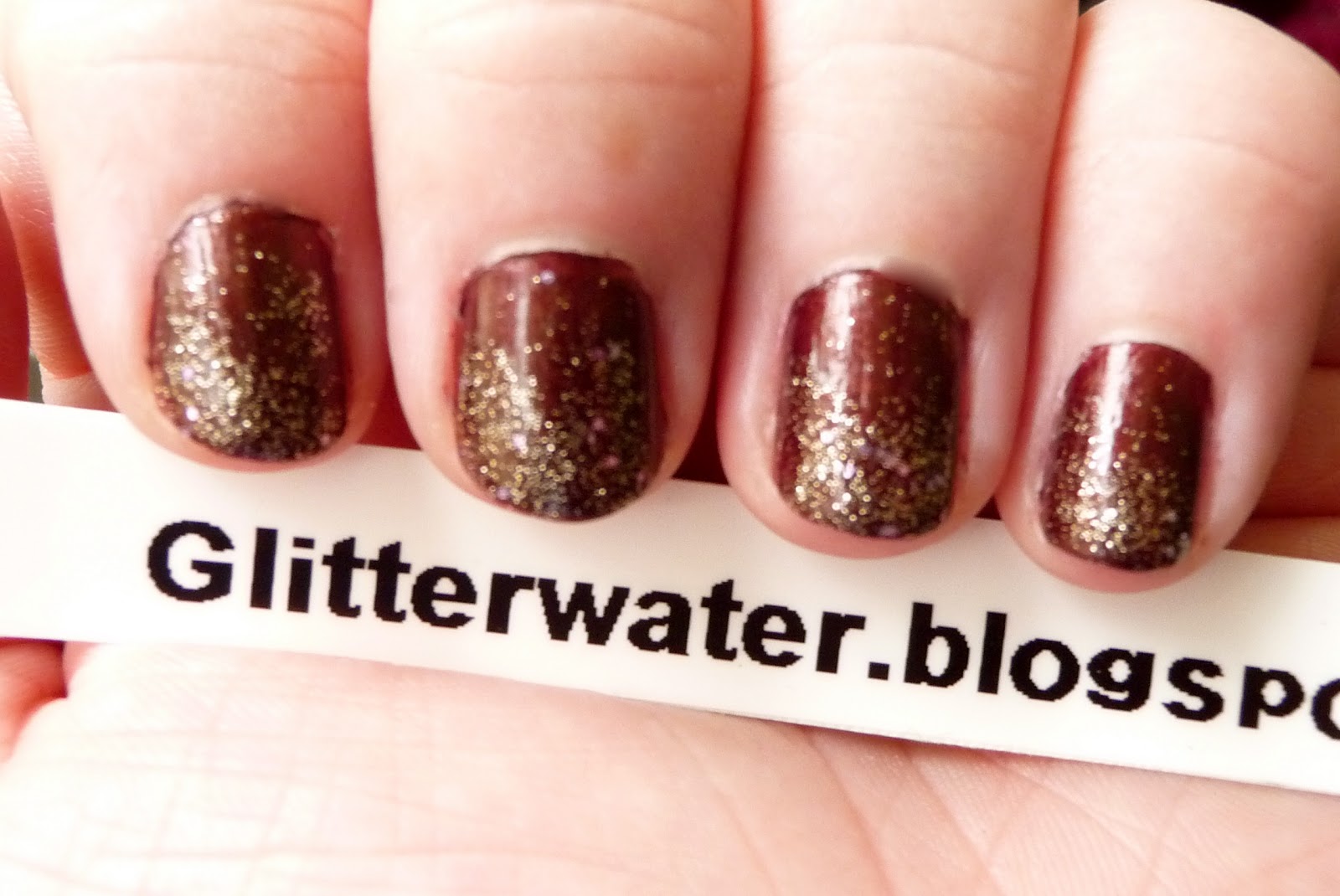 Glitter Water DIY Nail Art Brown & Champagne Glitter Nails