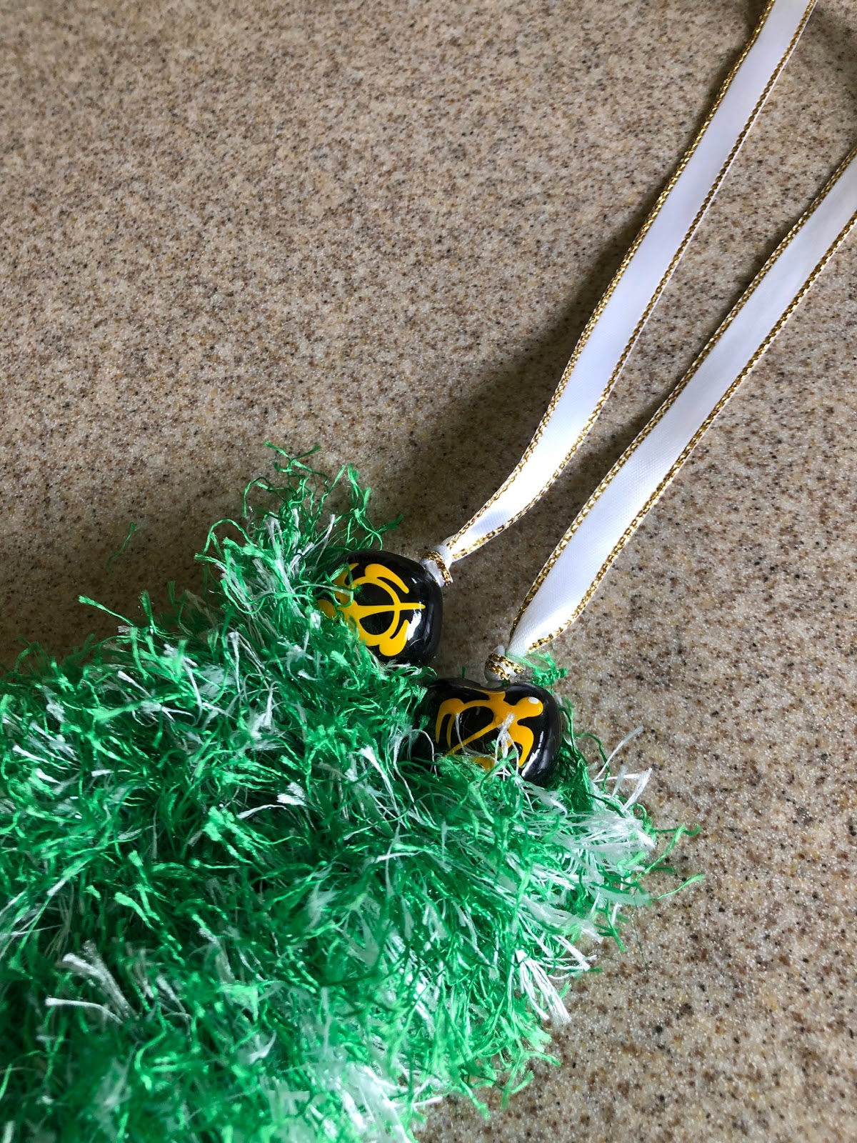 Hawaii Mom Blog Eyelash Yarn Lei