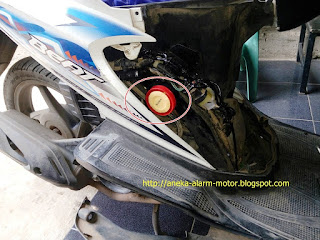 Cara pasang alarm motor pada Honda Beat 110cc Karbu Cara pasang alarm motor pada Honda Beat 110cc Karbu
