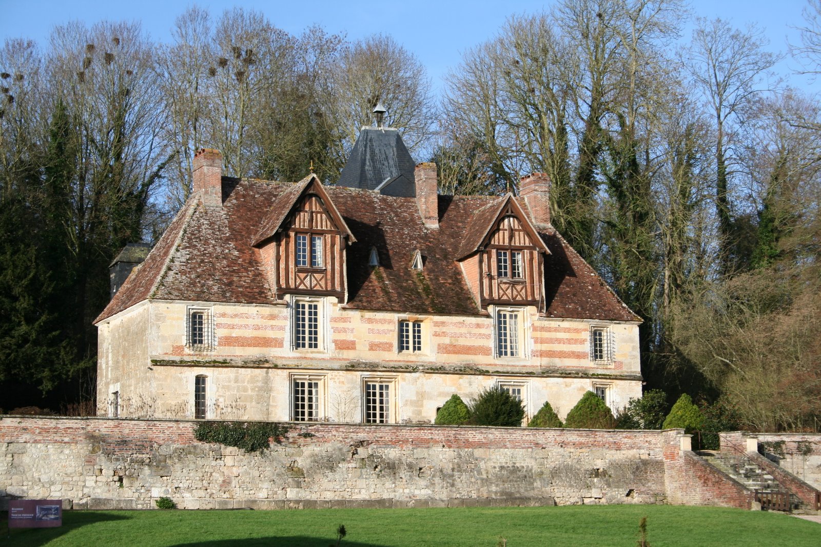 LA NORMANDIE EN PHOTOGRAPHIE Six splendides manoirs du Pays d'Auge