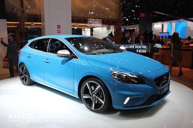 Side photo of Volvo S40 concept