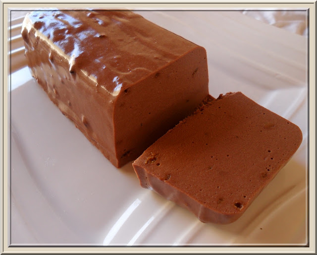 Aux délices de Géraldine: Gâteau au chocolat et spéculoos sans cuisson.