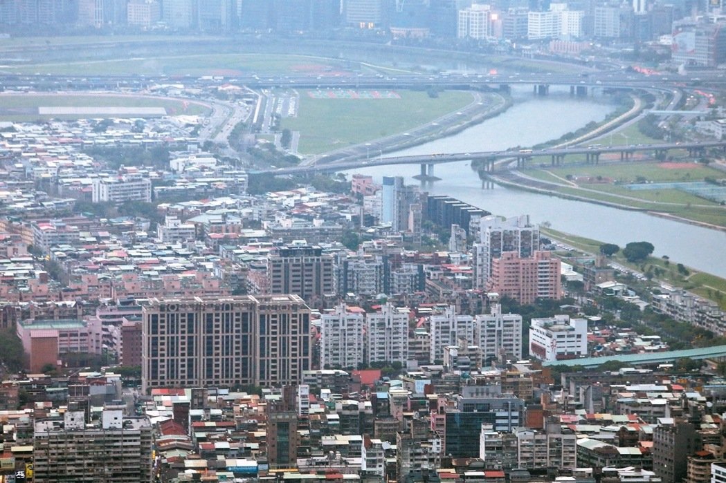 「帶看、斡旋意願減 8月房市買氣再少5％」的圖片搜尋結果