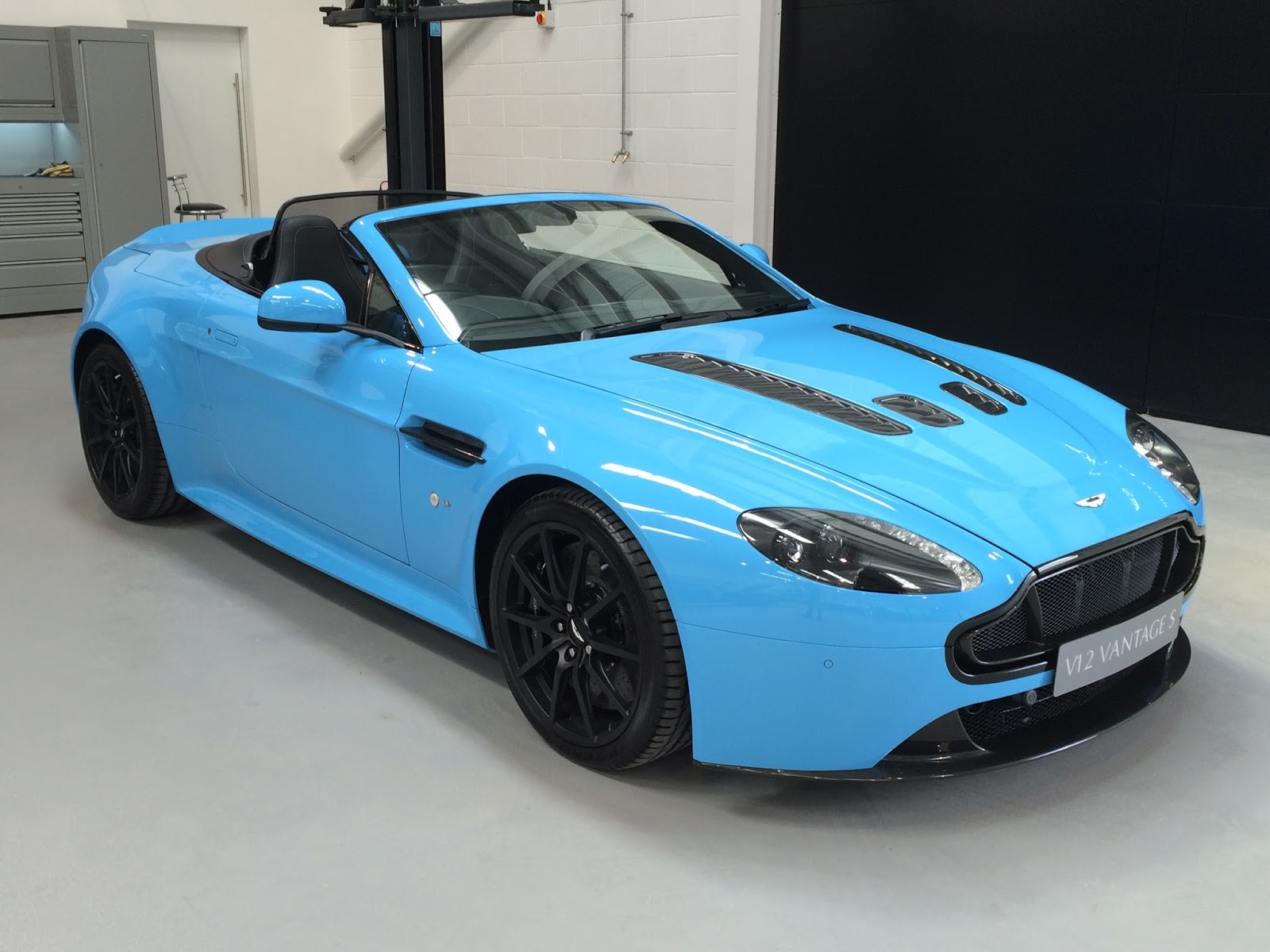 Unbridled Luxury: The 2015 Aston Martin V12 Vantage S Roadster