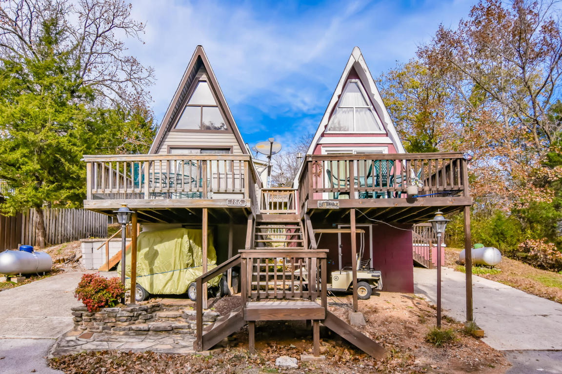 Winter Lake Home (500 Sq Ft) [ TINY HOUSE TOWN ]