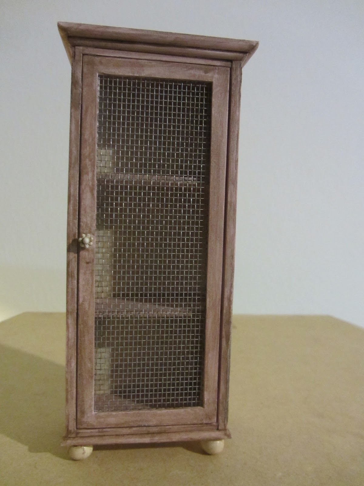 Nostalgie in 1:12: Kleiner Vorratsschrank