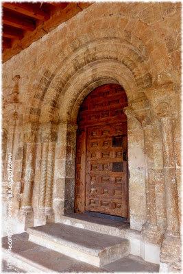 portada de iglesia romanica Ntra Sra del Rivero, San Esteban de Gormaz