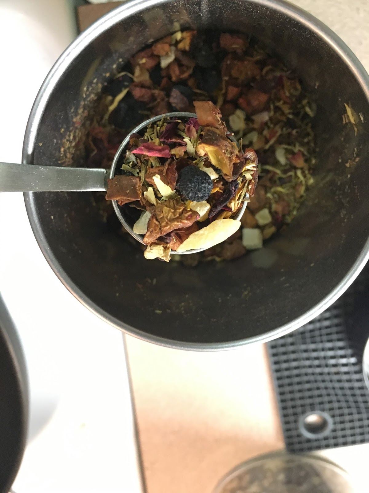 obligatory tea time blueberry bliss & pineapple kona pop