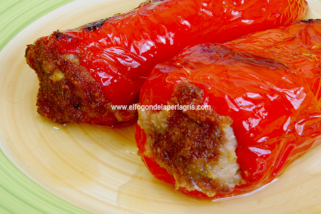 Pimientos rellenos de carne Pimientos rellenos de carne