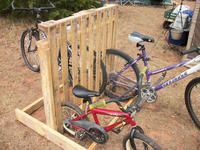 RECICLAMOBEL: APARCAMIENTO PARA BICIS