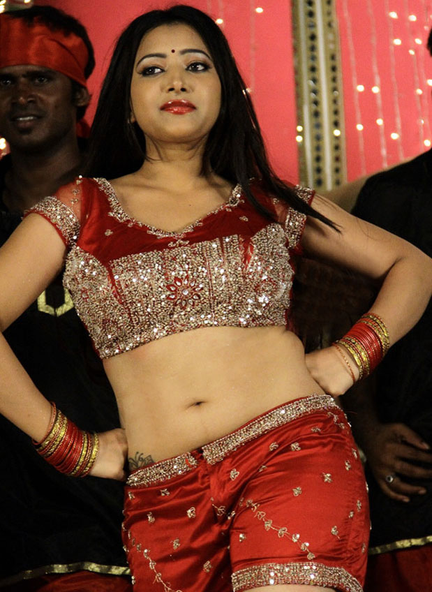makdee movie actress hot pics, telugu actress Swetha Basu Prasad hot pics
