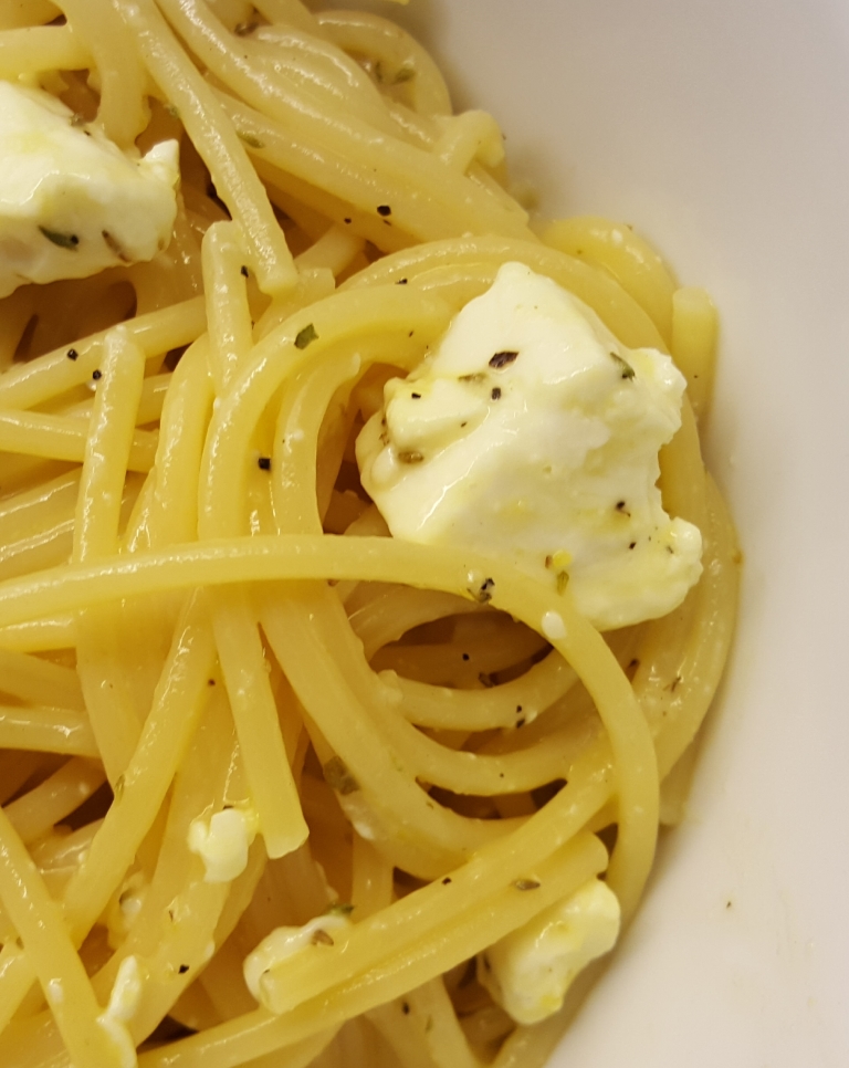eat-culture: Spaghetti mit Feta-Käse (Spaghetti with feta cheese)