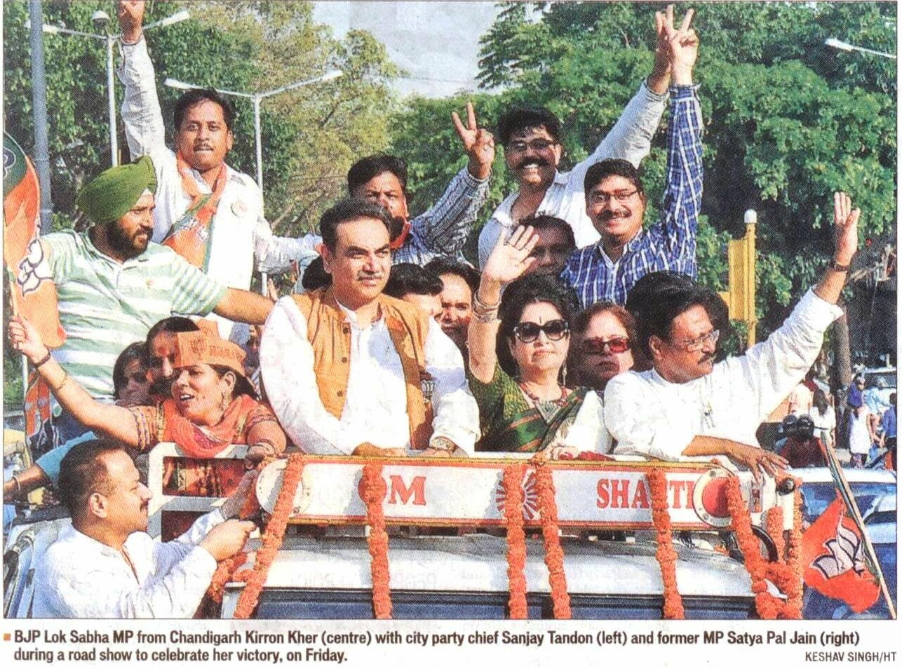 BJP Lok Sabha MP from Chandigarh Kirron Kher with former MP Satya Pal Jain during a road show to celebrate her victory on Friday