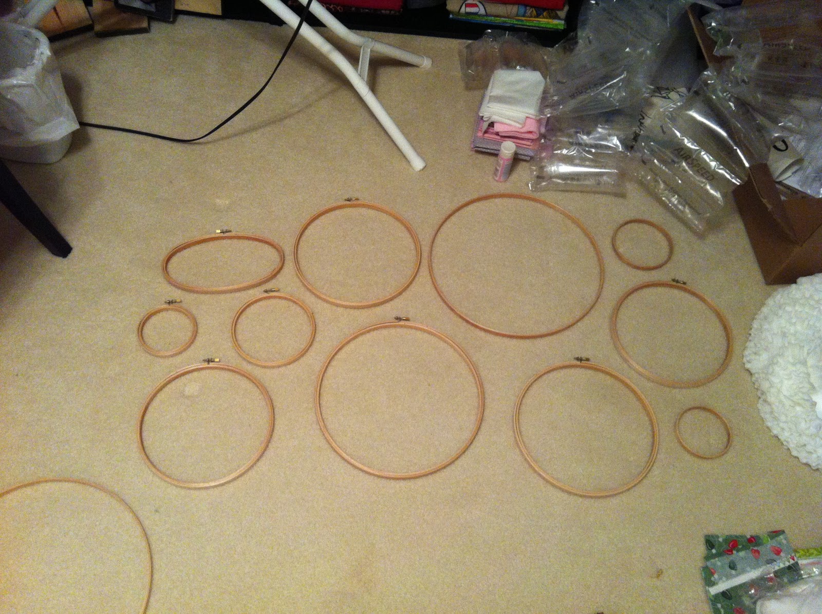 made Baby Decor Using Embroidery Hoops {Tutorial}