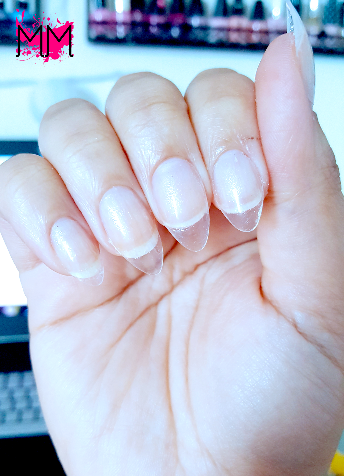 [TUTORIAL] How To Apply Glue On Nails... MariMynxx