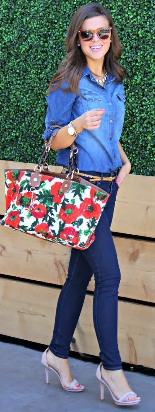 street style: casual with denim and flowers