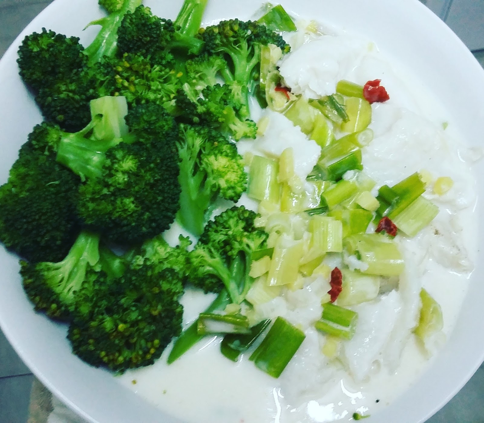 Nicola's Nutritious Lifestyle: FISH POACHED IN COCONUT MILK