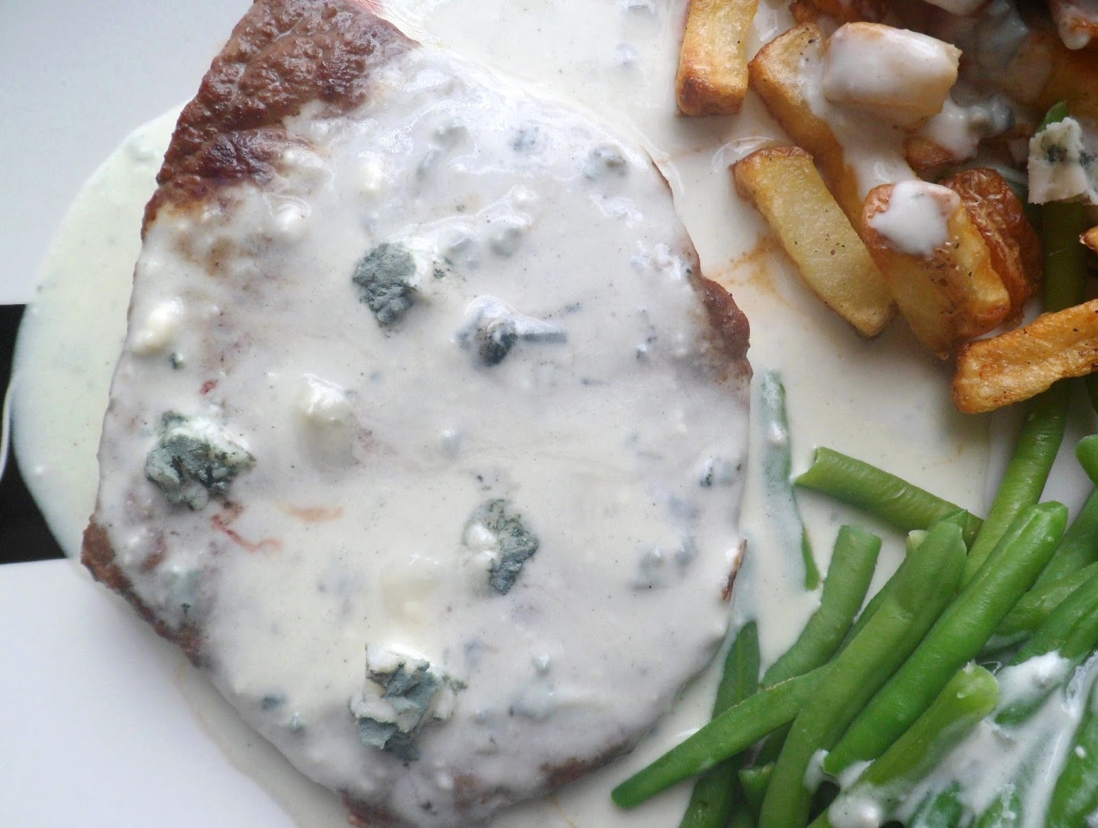 Les Crocs du Steak au Roquefort