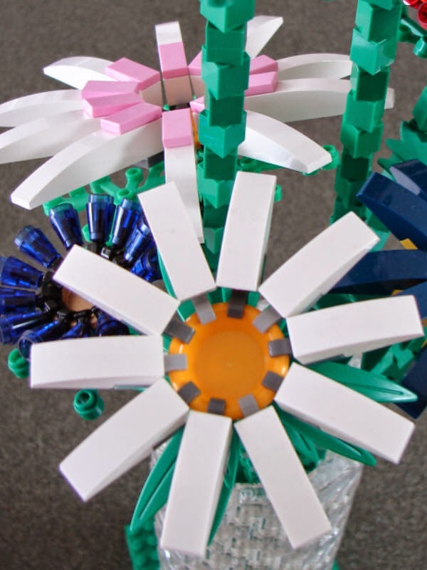 BRICK TRICK Brick Flower Arrangement