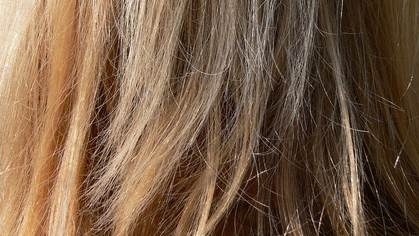 perawatan rambut rusak akibat rebonding