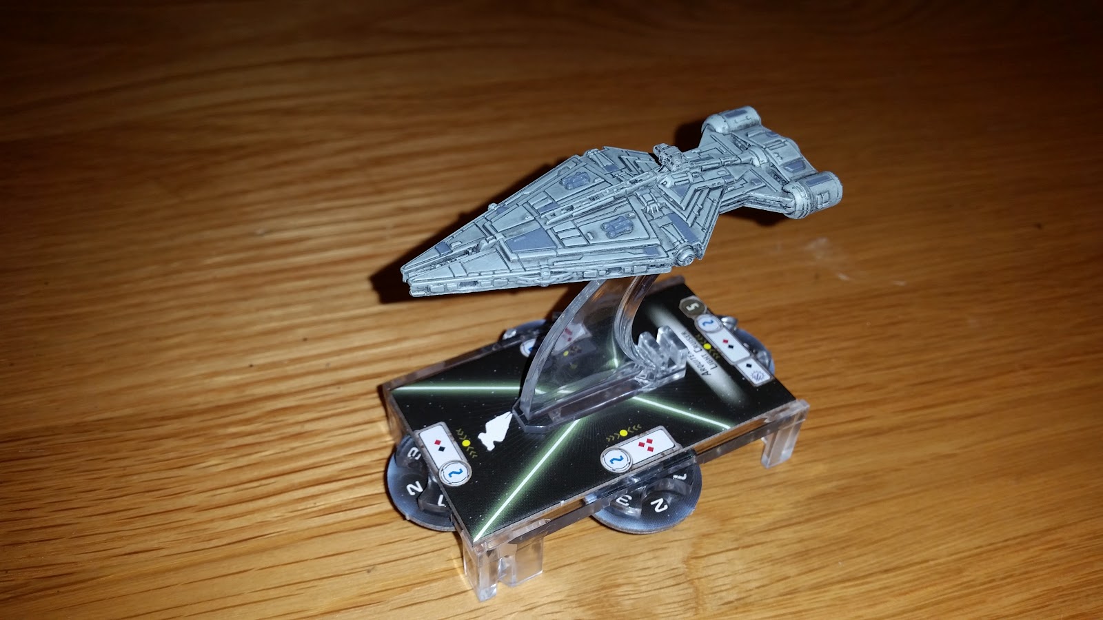 Star Wars Armada Arquitens class Imperial light cruiser unboxing and review...