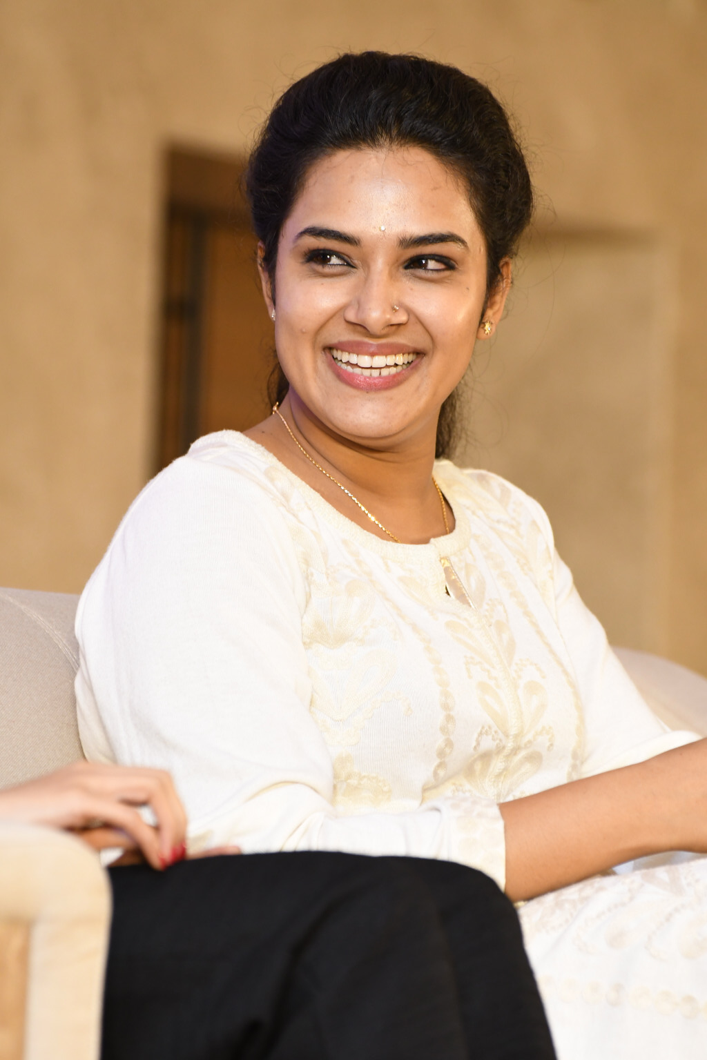 Tv Actress Hari Teja Hot Smiling Teeth Face Photos