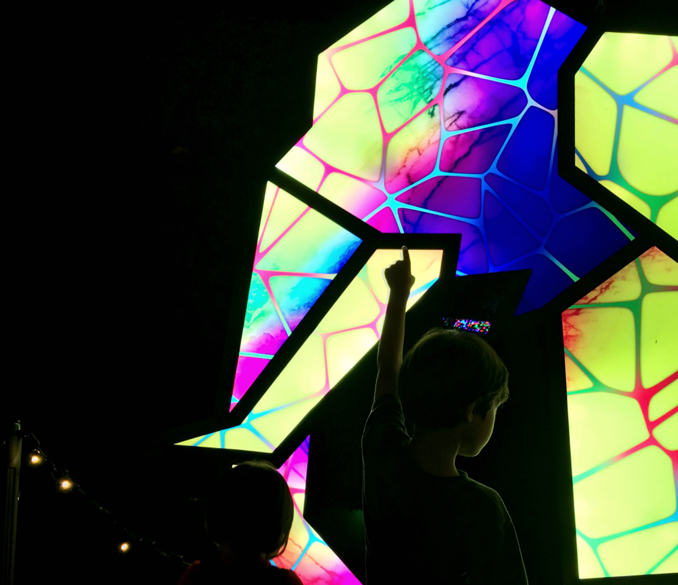 Kickoff the Holidays at the L.A. Zoo Lights 2017 Happy Mess MOMents