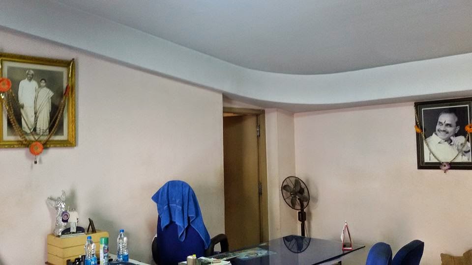 Bonthu Nagi Reddy's Blog BNR visiting Raj Yuvaraj Theater ( Anna YSR own theater ) in