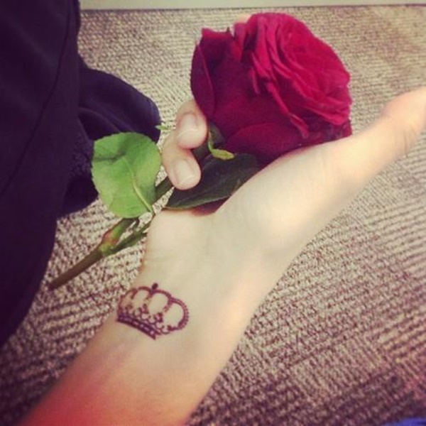 tatuagens femininas de coroas tatuagens femininas de coroas